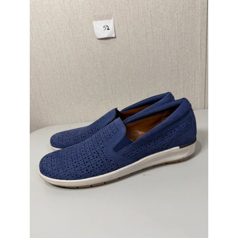 Walking Cradles Womens Blue Laser Cut Leather Slip On‎ Loafers Size 9.5 S Slim